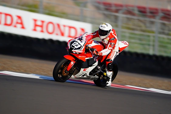 Foto: Punggawa balap Astra Honda Racing Team (AHRT) memiliki tekad tinggi untuk mengamankan posisi podium dengan CBR series.(Istimewa)