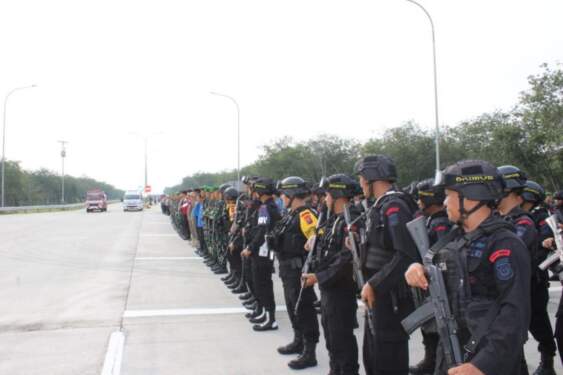 Foto: Apel pasukan pengamanan VVIP di pintu Tol Sinaksak, Kabupaten Simalungun. (FOTO ANTARA/ HO-Humas Polres Simalungun)