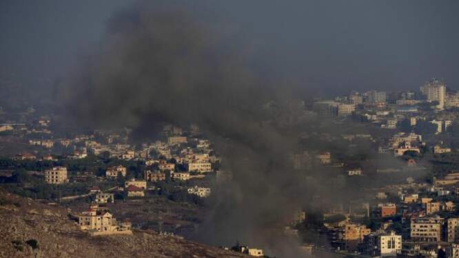 Foto: Serangan udara Israel menewaskan ratusan orang di Lebanon pada Senin.