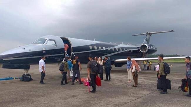 Wali Kota Medan, Bobby Nasution menjadi sorotan setelah potonya bersama sang istri Kahiyang Ayu naik private jet viral di media sosial. (Dok. Istimewa)