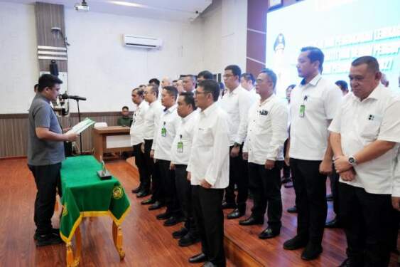Foto: Wali Kota Medan Bobby Nasution melantik Pengurus Lembaga Kerja Sama Tripartit dan Dewan Pengupahan Kota Medan Periode 2024-2027.
