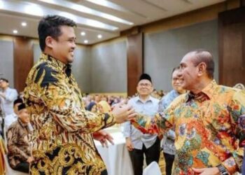 Edy dan Bobby Salam Komando saat Bertemu di Syukuran Anggota DPRD Sumut
