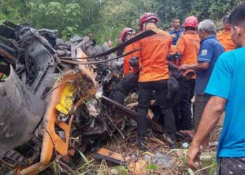 Truk Masuk Jurang di Aceh Besar, Sopir Tewas Terjepit