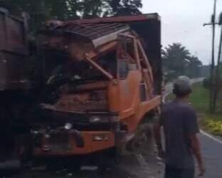Truk vS Truck di Galang, Satu Tewas