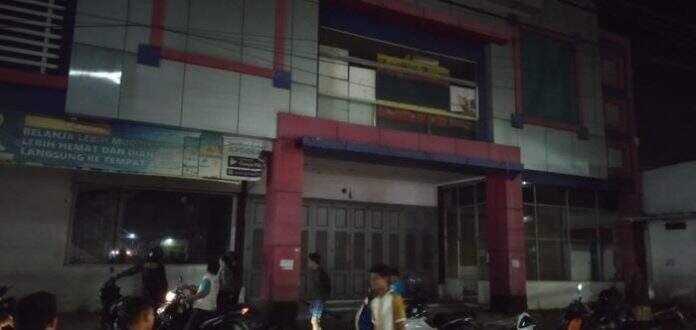 Foto: Gedung Supermarket Kasimura Jalan Krakatau Ujung Medan yang dibobol maling.
