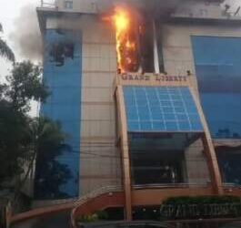 Gedung Grand Liberty di Putri Hijau Medan Terbakar