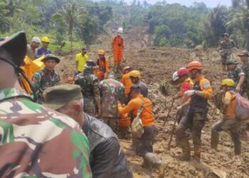 Tambang Emas Longsor, 40 Orang Tertimbun!