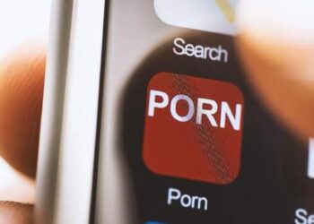 Waduh! Video Seks Guru dan Siswi Direkam Pakai HP Teman Korban