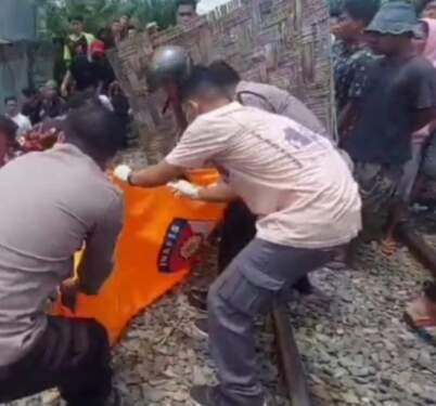 Foto: Jasad korban saat dievakuasi Tim Inafis Polres Tebing Tinggi.