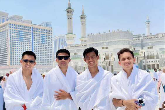Foto: Jelang laga lawan Arab Saudi, 14 pemain timnas jalani umrah.