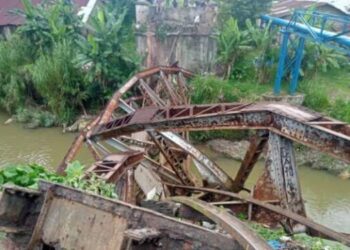 Jembatan di Jalan Brigjen Katamso Ambruk ke Sungai Deli