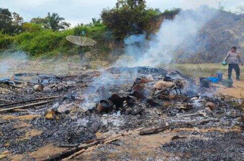 Foto: Kebakaran di Simpang Pulau Rambung, satu korban meninggal dunia.