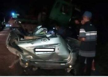 Tragis! Truk Peti Kemas Timpa Mobil, 3 Orang Sekeluarga Tewas