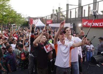 Foto: Kebersamaan Komunitas Honda PCX Menggema di MotoGP Mandalika 2024 2