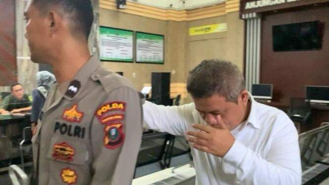 Foto: Terdakwa Rudi Syahputra saaat akan mendengarkan JPU KPK di ruang sidang Cakra II, Pengadilan Negeri Medan, Rabu (4/9/2024).