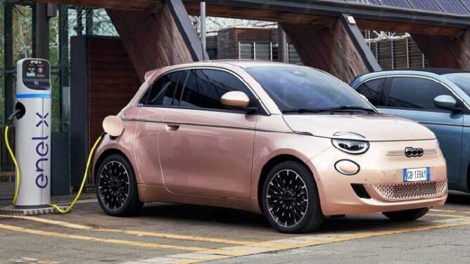 Foto: Mobil listrik Fiat 500e.