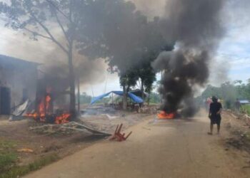 Selambo Mencekam! Geng Motor Serang Warga, Posko-Motor Dibakar