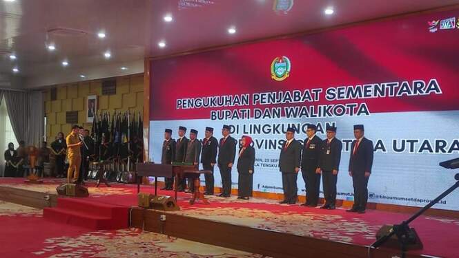 Foto: Pengambilan sumpah 11 Pjs Kepala Daerah di Sumut.
