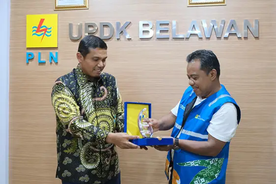 Foto: PT Pertamina Patra Niaga Regional Sumatera Bagian Utara (Sumbagut) melakukan kunjungan dan silaturahmi ke sejumlah konsumen industri termasuk PT PLN Nusantara Power Unit Pembangkitan (UP) Belawan.(Dok:Pertamina Sumbagut)