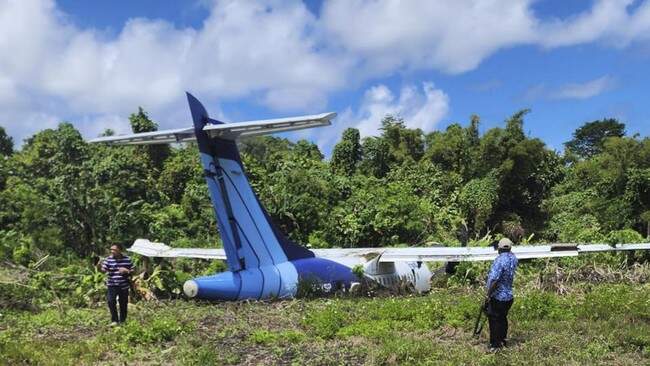 Foto: Polisi memastikan tidak ada korban jiwa dalam kecelakaan pesawat Trigana Air yang tergelincir di Bandara Kamanap, Yapen, Papua, Senin (9/9). (Dok. Istimewa)