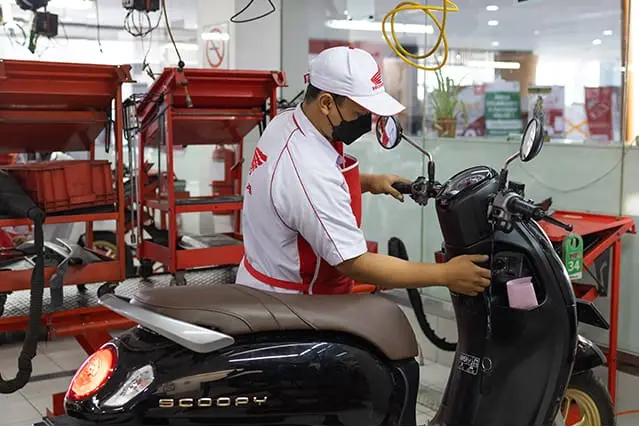 Foto: PT Indako Trading Coy selaku menghadirkan program khusus “Hari Pelanggan” yang menyenangkan dan berkesan di sepanjang bulan September bagi pecintanya yang ingin melakukan perawatan motor kesayangan.(Istimewa)