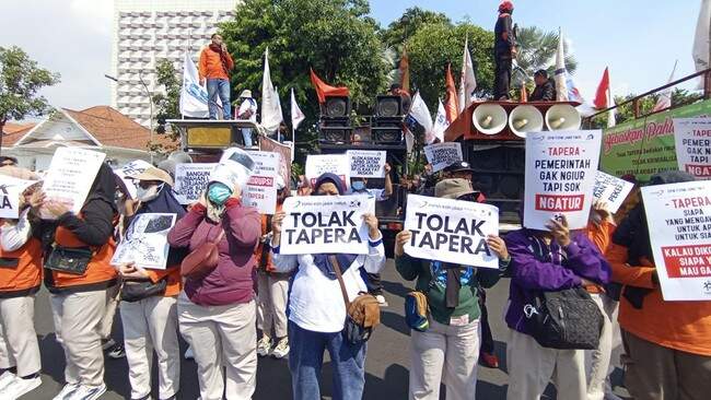Foto: Sebanyak 11 serikat buruh menggugat UU Tapera ke MK. Mereka tak ingin program itu wajib. Mereka juga takut kasus korupsi Jiwasraya hingga Asabri terulang.