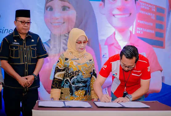 Foto: Pembukaan Program EMBRIO ditandai dengan penandatanganan Nota Kesepahaman (Memo of Understanding/MOU) antara PT Pertamina Patra Niaga Regional Sumbagut dan Pemerintah Kabupaten (Pemkab) Labuhanbatu.(Dok:Pertamina Sumbagut)