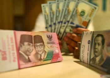 Rupiah Terguling, Harga Emas Turun Tipis