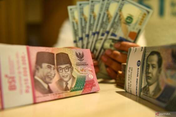 Foto: Rupiah melemah 0,34 persen ke Rp15.154 per dolar AS pada Kamis (26/9) pagi ini imbas data penjualan rumah di Negeri Paman Sam.