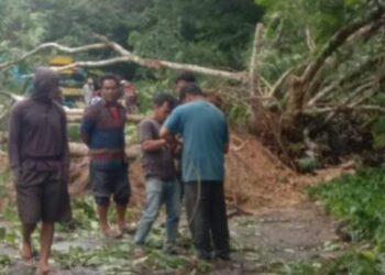Longsor, Jalan Gunung Meriah-Dolok Silau Simalungun Lumpuh