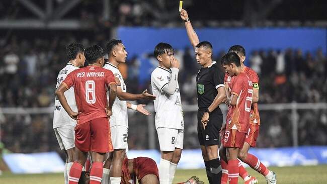 Foto: Wasit Eko Agus Sugih Harto terancam sanksi berat dari PSSI. (ANTARA FOTO/ADENG BUSTOMI)