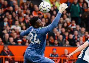 Tottenham Permalukan Manchester United