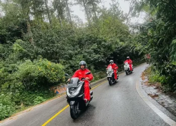 Touring Big Scooter Honda Roadventure Hadirkan Sensasi Berkendara