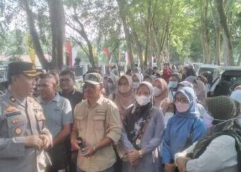 Ratusan Guru Demo di Polres Langkat, Ini Tuntutannya