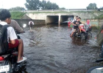 Medan Utara Dikepung Banjir, Aktivitas Warga Lumpuh
