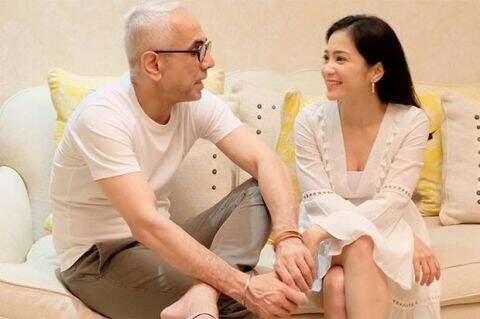 Foto: Bunga Zainal dan suami.