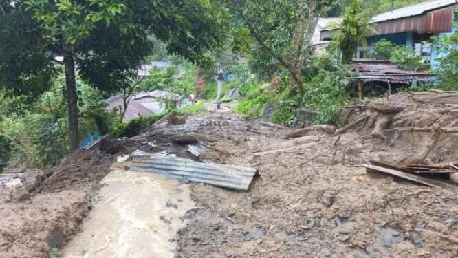 Foto: Kondisi pasca-terjadinya banjir bandang disertai tanah longsor di Desa Ketawaren Kecamatan Juhar Kabupaten Karo.
