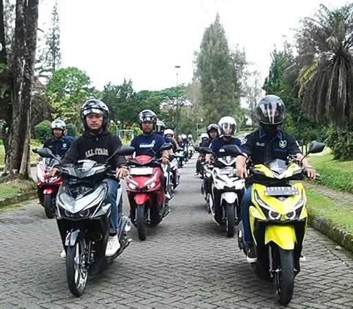 Foto: Para bikers VOCMED mengekspresikan rasa syukur mereka dengan aktivitas yang mengedepankan kekeluargaan dan persaudaraan.(Istimewa)