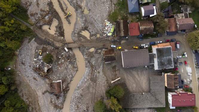 Foto: Bosnia diterjang banjir.