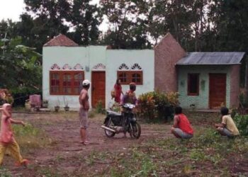 Foto: Dolok Merawan Sergai Diterjang Puting Beliung, 9 Rumah Rusak 3