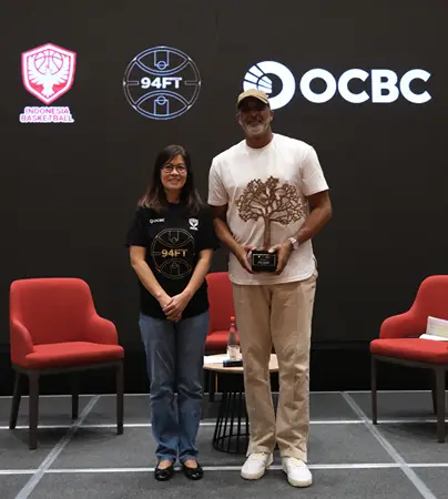 Foto: Phil Handy, coach basket NBA ternama, hadir dalam acara meet and greet dengan talenta basket muda berusia 14-18 tahun, serta penggemar olah raga basket lainnya.(Istimewa)