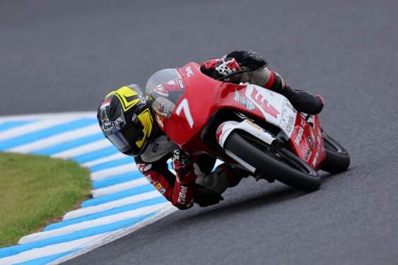 Foto: Pembalap Astra Honda, Muhammad Kiandra Ramadhipa berjuang gigih membanggakan Indonesia melawan dominasi pembalap tuan rumah pada gelaran Idemitsu Asia Talent Cup (IATC) putaran keempat di Sirkuit Mobility Resort Motegi, Jepang akhir pekan ini (5-6/10).(Istimewa)