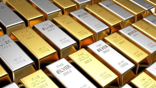Harga emas dunia kembali mencapai rekor tertinggi sepanjang masa pada Selasa (29/10). 