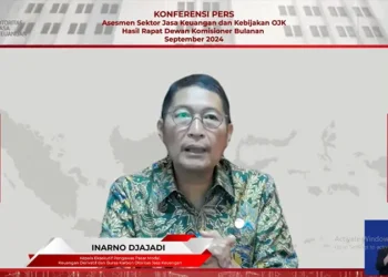 Anggota Dewan Komisioner OJK pengawas pasar modal Inarno Djajadi