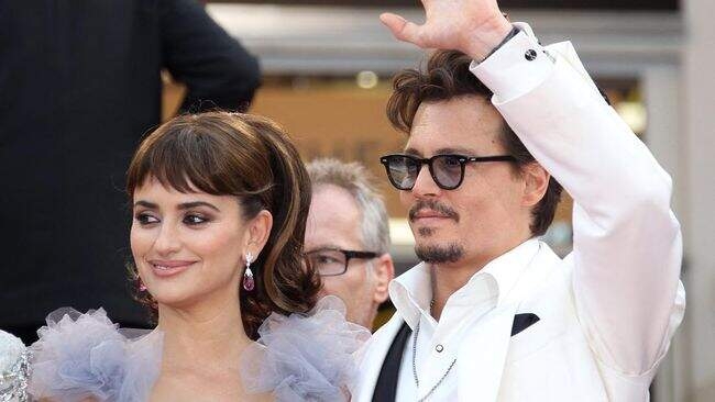 Johnny Depp akan kembali ke Hollywood dengan main film Day Drinker, proyek reuni bersama Penelope Cruz. 