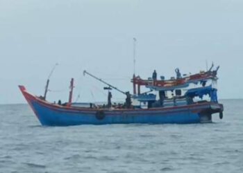 Kapal Etnis Rohingya Terombang-ambing di Laut Aceh Selatan
