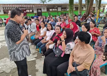 Kunjungi 4 Sekolah Dalam Sehari, Sofyan Tan Jemput Aspirasi Keluarga Miskin dengan Beasiswa