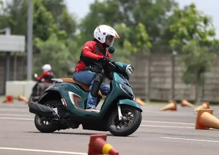 Foto: Penting dipahami semua pengendara bermotor, sebab ban yang gundul ternyata dapat menjadikan keseimbangan pemotor terganggu hingga berpotensi menyebabkan terjadinya kecelakaan.(Istimewa)
