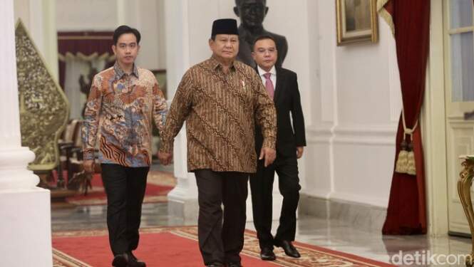 Foto: Presiden Prabowo saat mengumumkan susunan kabinet.