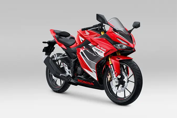 Foto: PT Astra Honda Motor (AHM) menghadirkan penyegaran tampilan yang semakin sporti dan agresif pada salah satu sepeda motor sport terlarisnya, New CBR150R.(Istimewa)